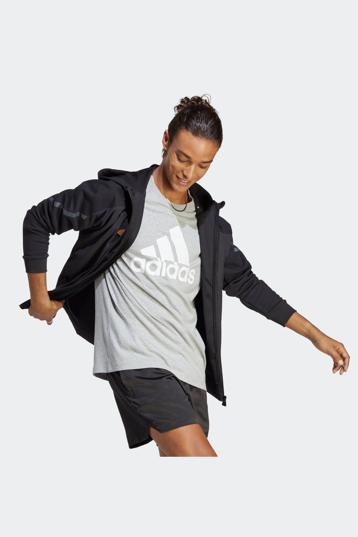 ADIDAS - טישירט לגברים MGREYH M בצבע אפור - MASHBIR//365