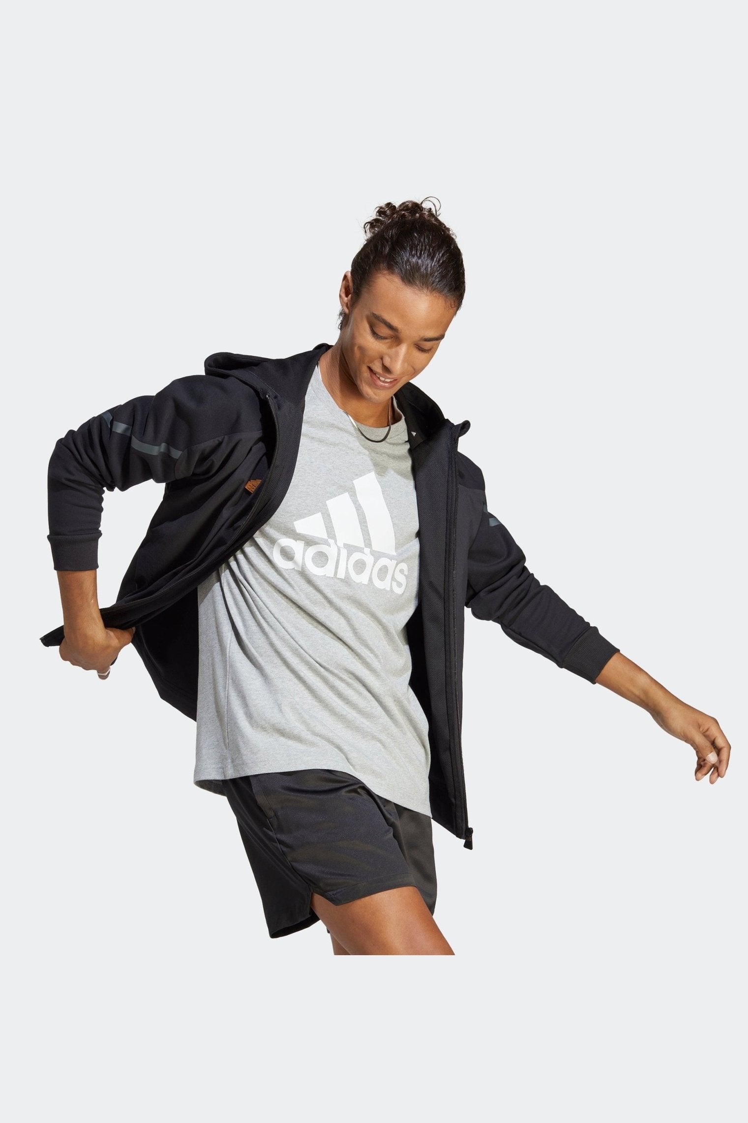 ADIDAS - טישירט לגברים MGREYH M בצבע אפור - MASHBIR//365