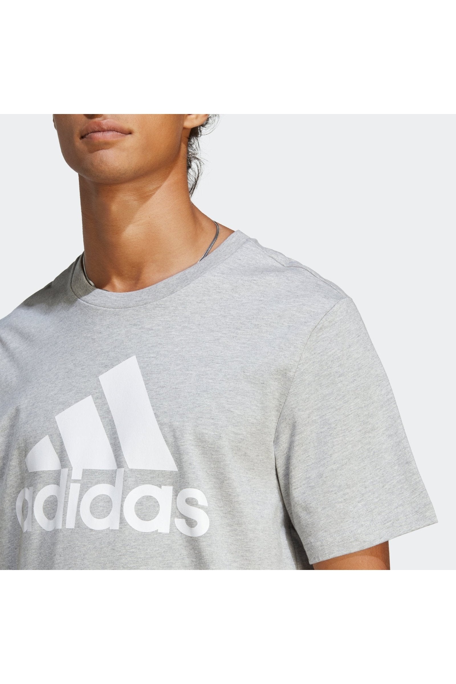 ADIDAS - טישירט לגברים MGREYH M בצבע אפור - MASHBIR//365