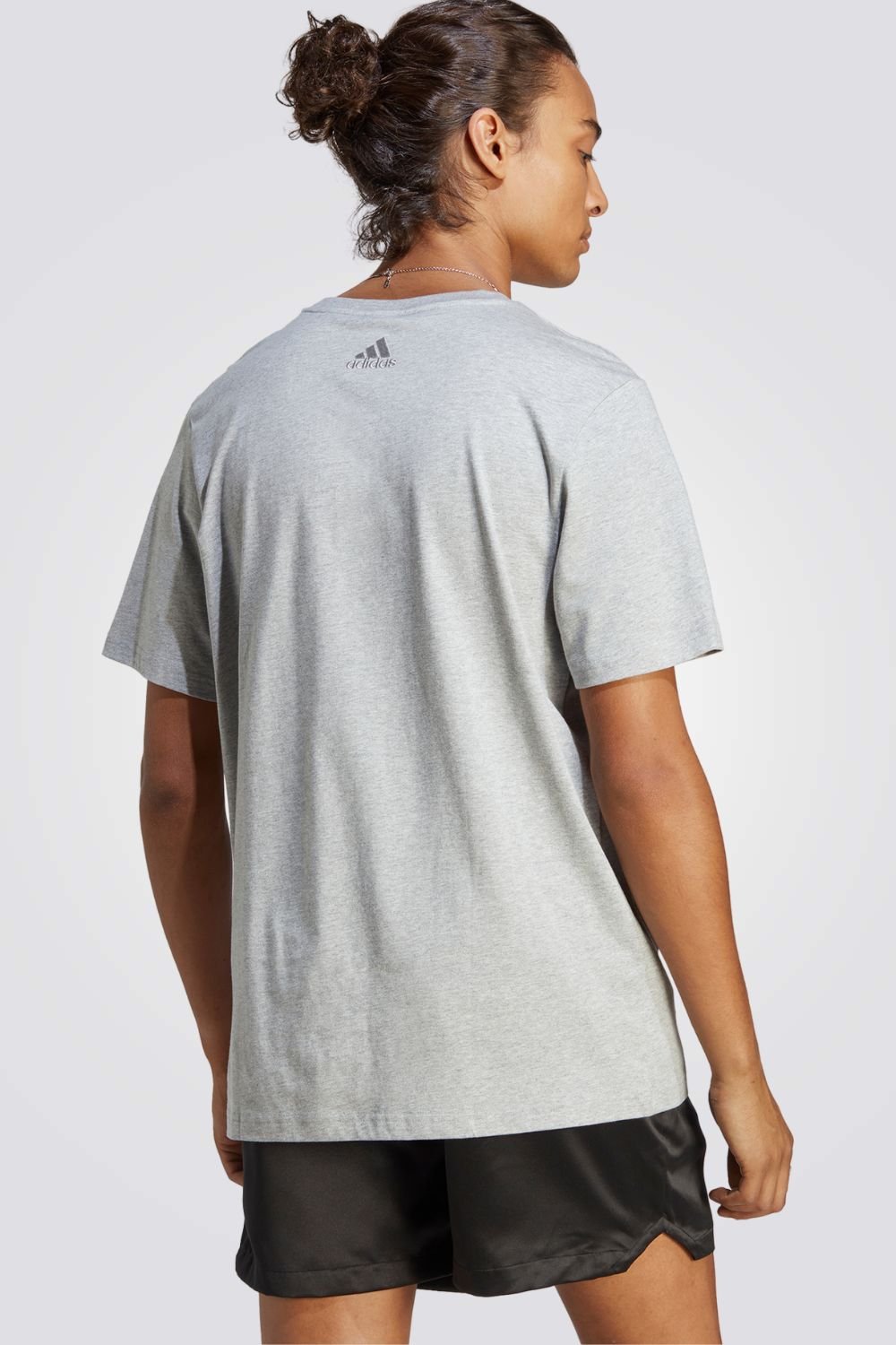 ADIDAS - טישירט לגברים MGREYH M בצבע אפור - MASHBIR//365