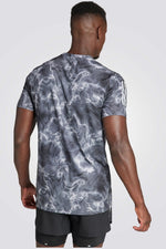 ADIDAS - טישירט לגברים OWN THE RUN ALLOVER בצבע שחור ולבן - MASHBIR//365