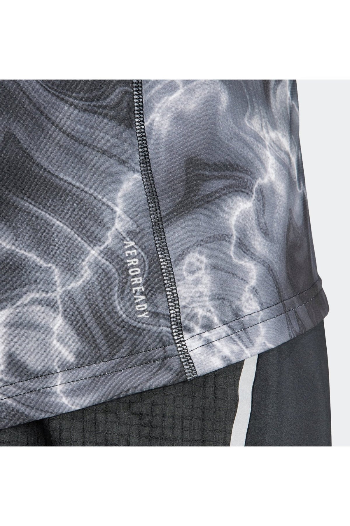 ADIDAS - טישירט לגברים OWN THE RUN ALLOVER בצבע שחור ולבן - MASHBIR//365