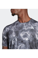 ADIDAS - טישירט לגברים OWN THE RUN ALLOVER בצבע שחור ולבן - MASHBIR//365