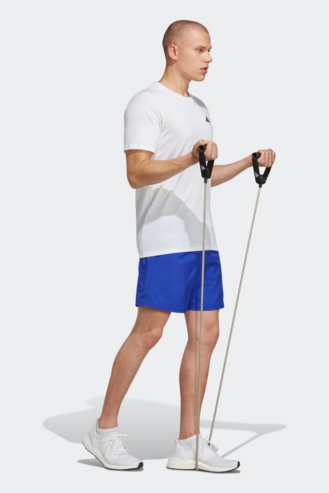 ADIDAS - טישירט לגברים TRAIN ESSENTIALS FEELREADY בצבע לבן - MASHBIR//365