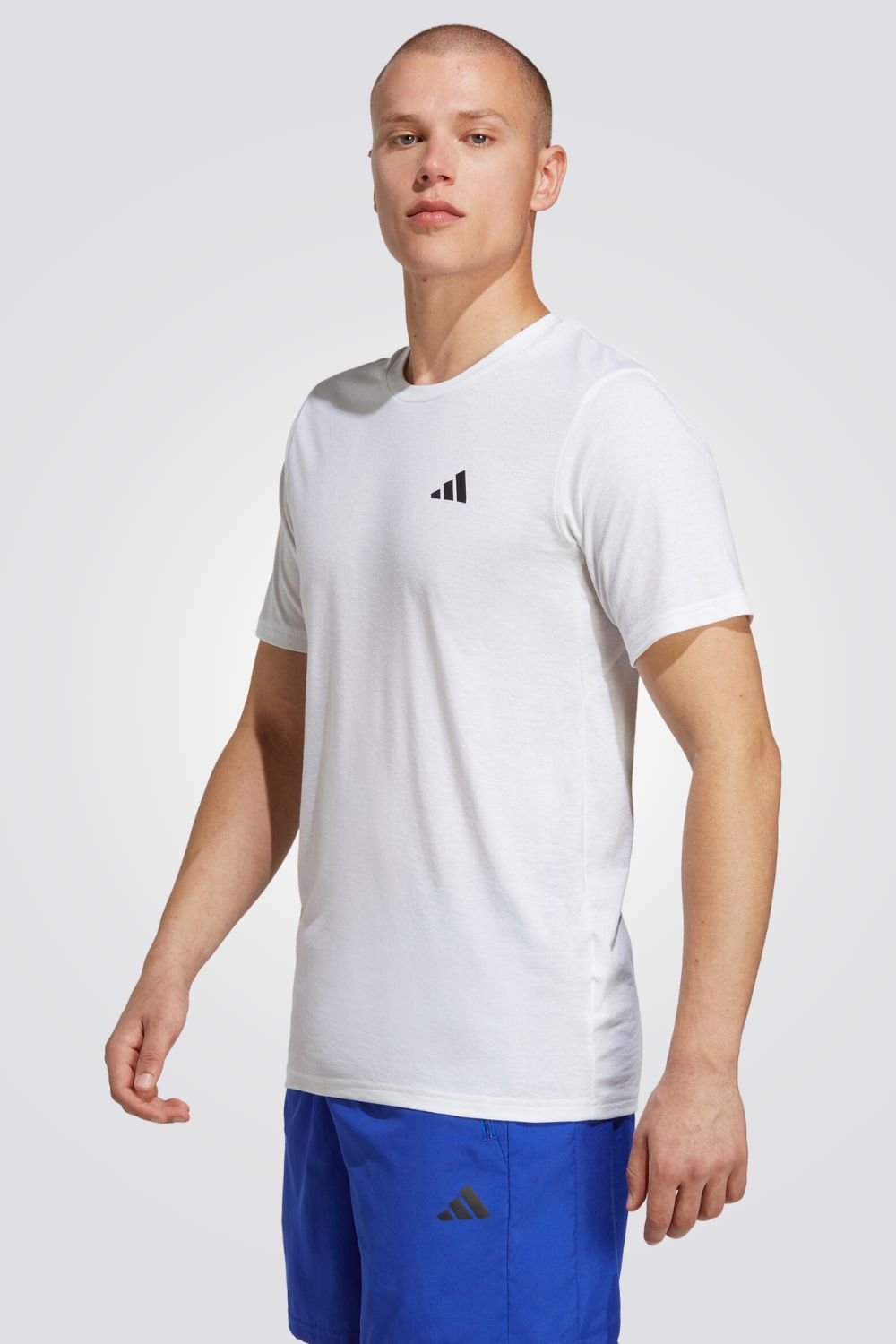 ADIDAS - טישירט לגברים TRAIN ESSENTIALS FEELREADY בצבע לבן - MASHBIR//365