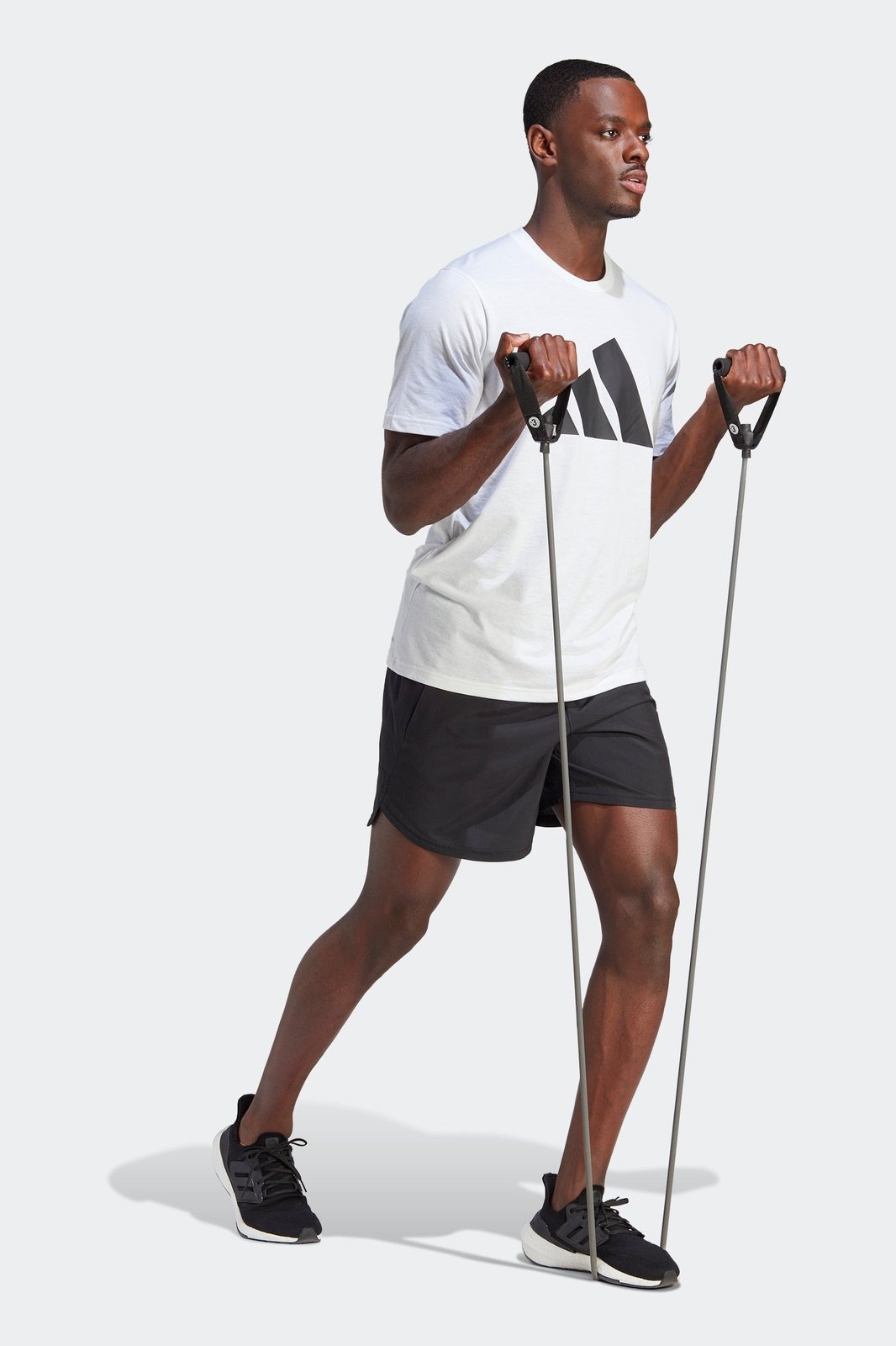 ADIDAS - טישירט לגברים TRAIN ESSENTIALS FEELREADY בצבע לבן ושחור - MASHBIR//365