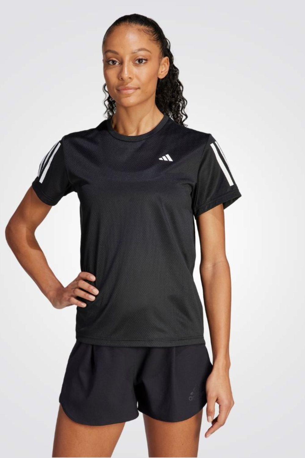 ADIDAS - טישירט לנשים בצבע שחור - MASHBIR//365