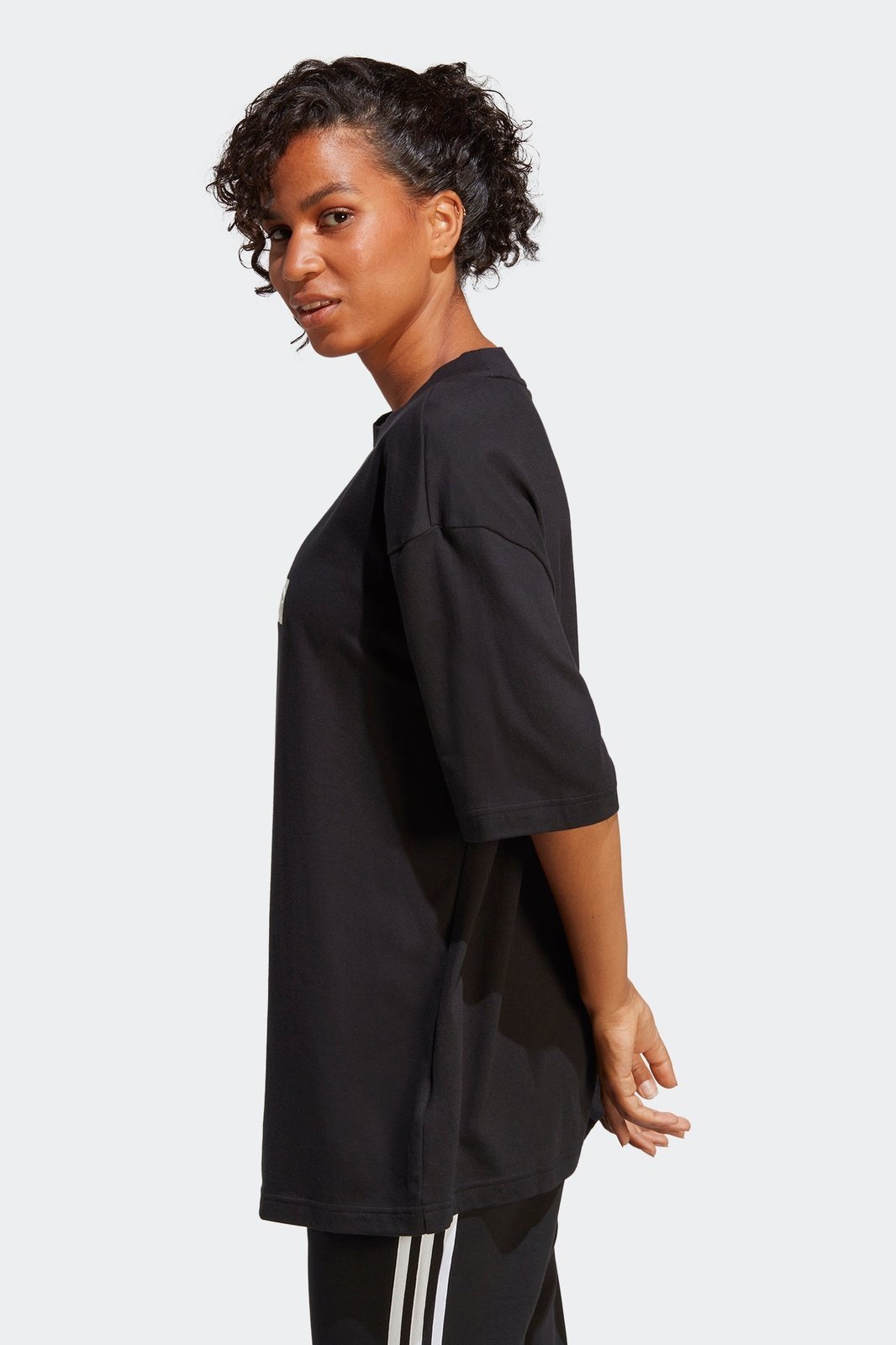 ADIDAS - טישירט לנשים BOYFRIEND בצבע שחור - MASHBIR//365