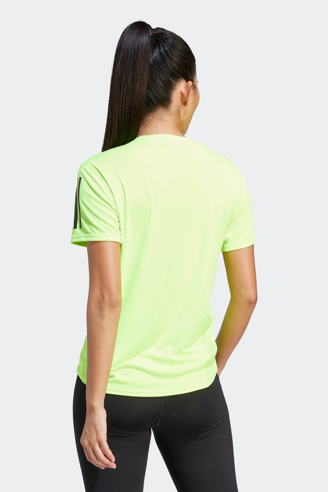 ADIDAS - טישירט לנשים OWN THE RUN בצבע ירוק זוהר - MASHBIR//365