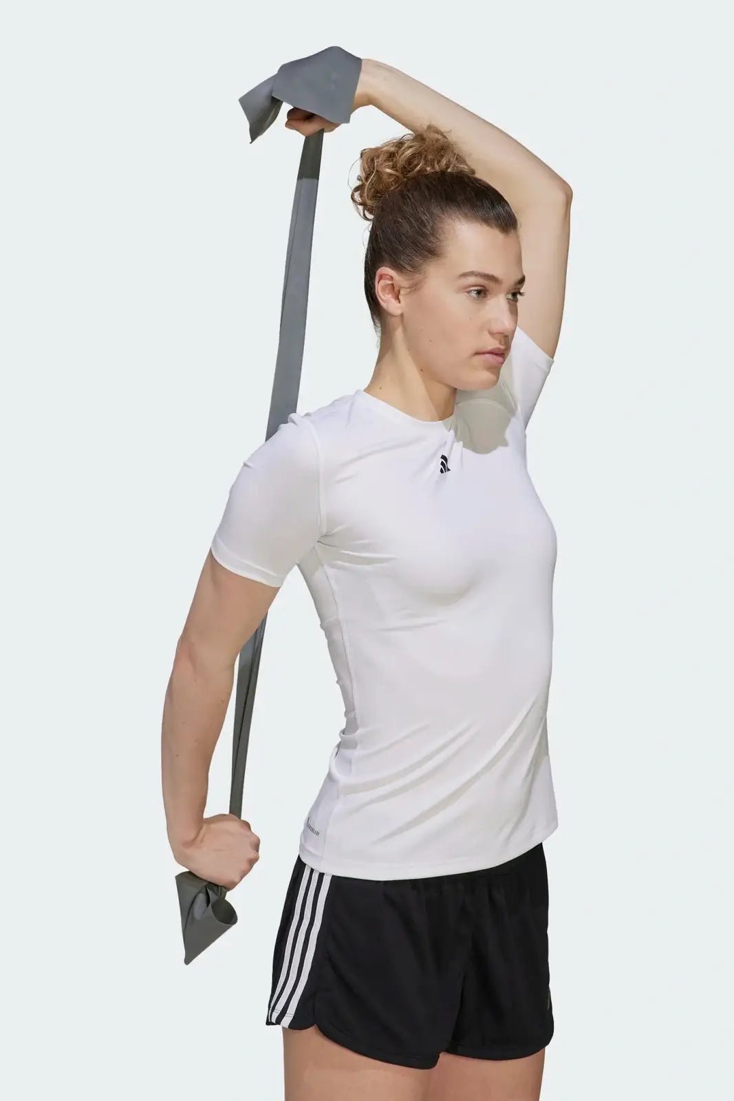 ADIDAS - טישירט לנשים TECHFIT בצבע לבן - MASHBIR//365