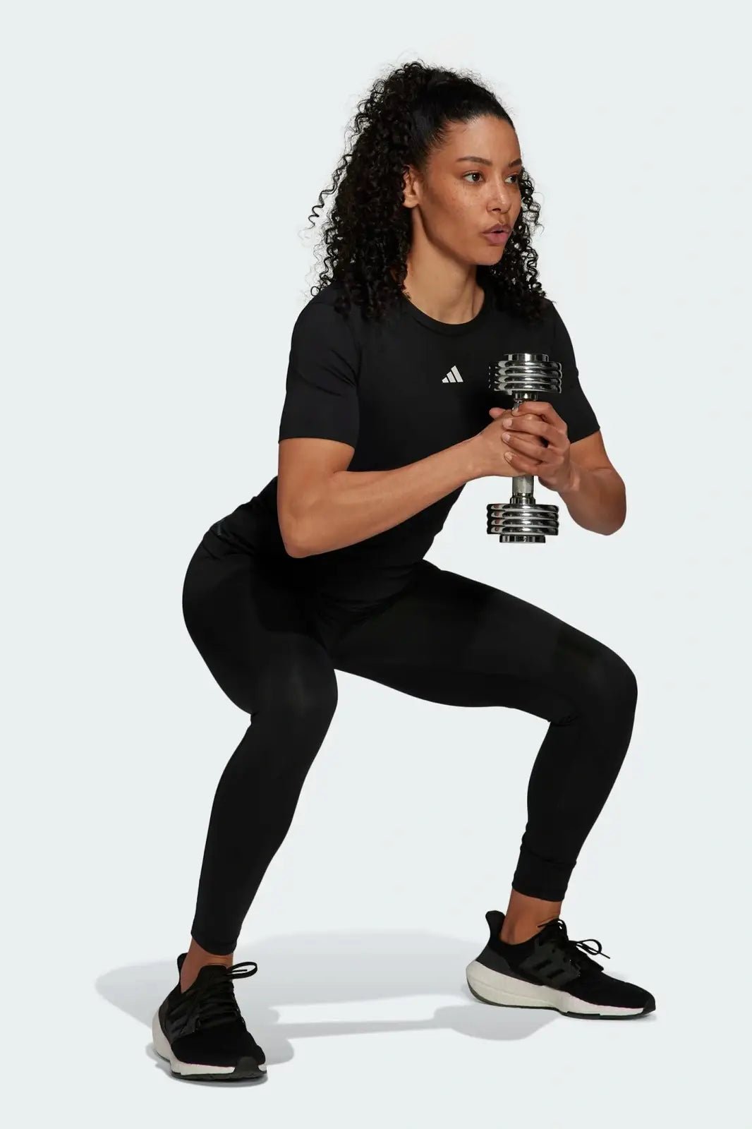 ADIDAS - טישירט לנשים TECHFIT בצבע שחור - MASHBIR//365