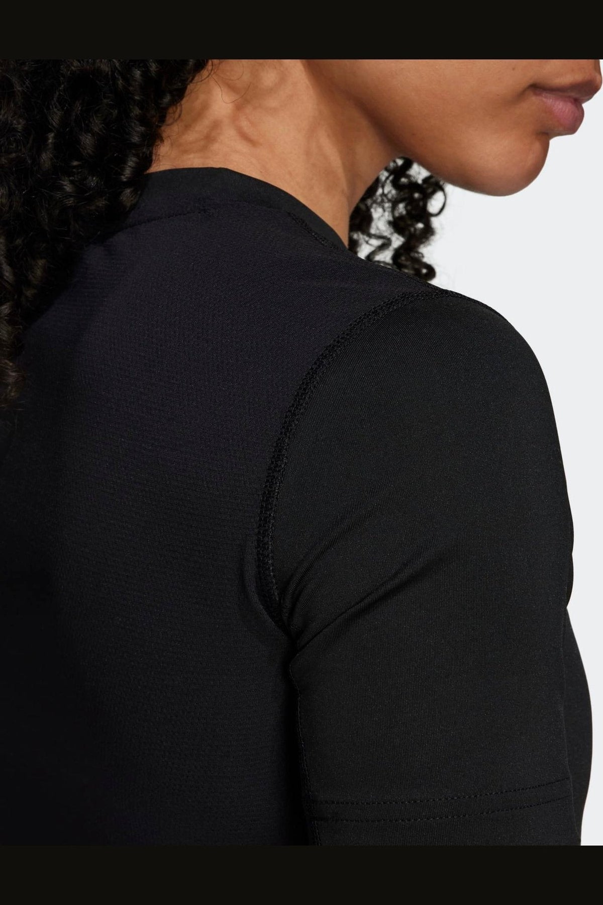 ADIDAS - טישירט לנשים TECHFIT בצבע שחור - MASHBIR//365