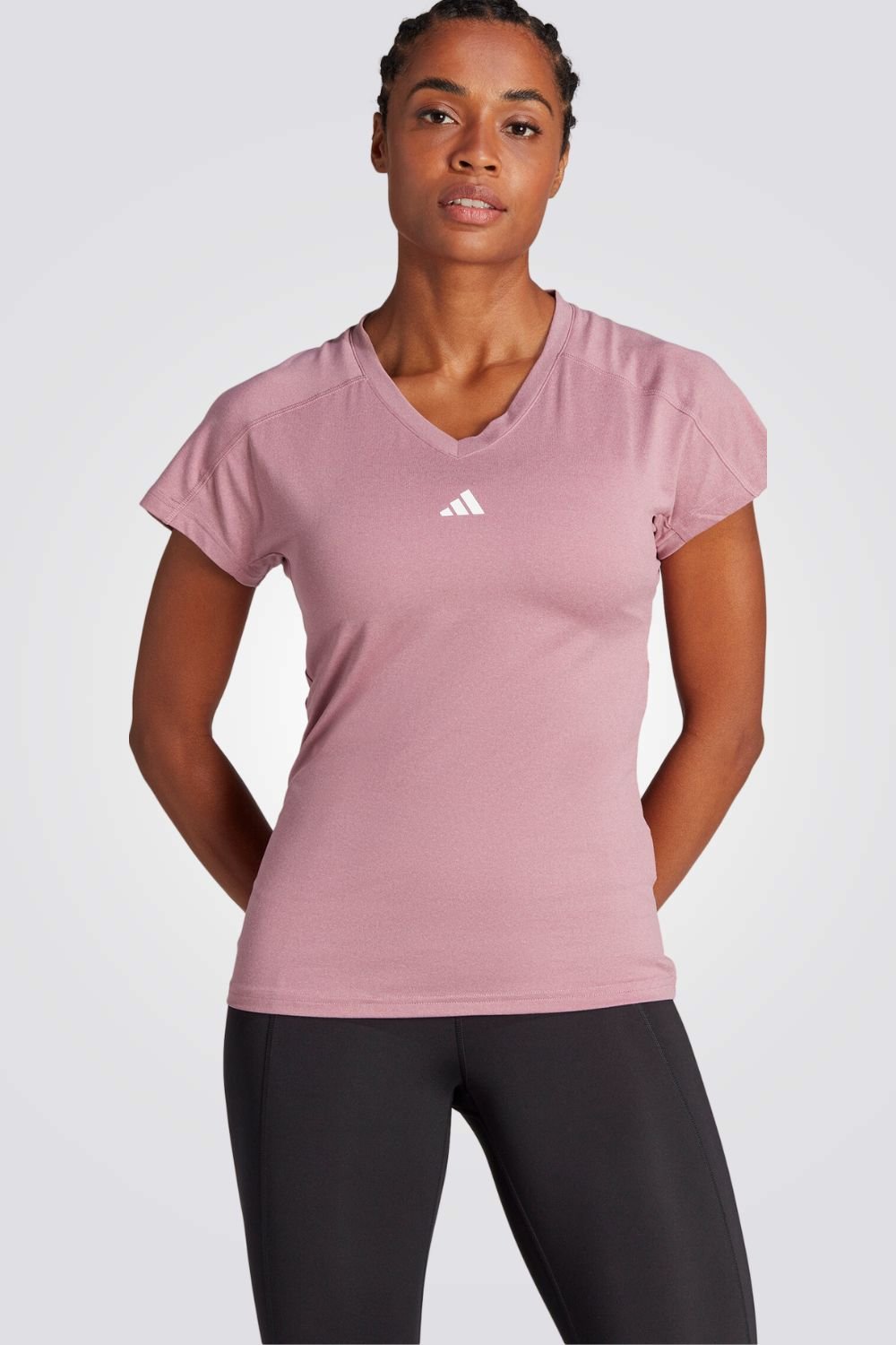 ADIDAS - טישירט לנשים TRAIN ESSENTIALS בצבע ורוד - MASHBIR//365