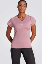 ADIDAS - טישירט לנשים TRAIN ESSENTIALS בצבע ורוד - MASHBIR//365