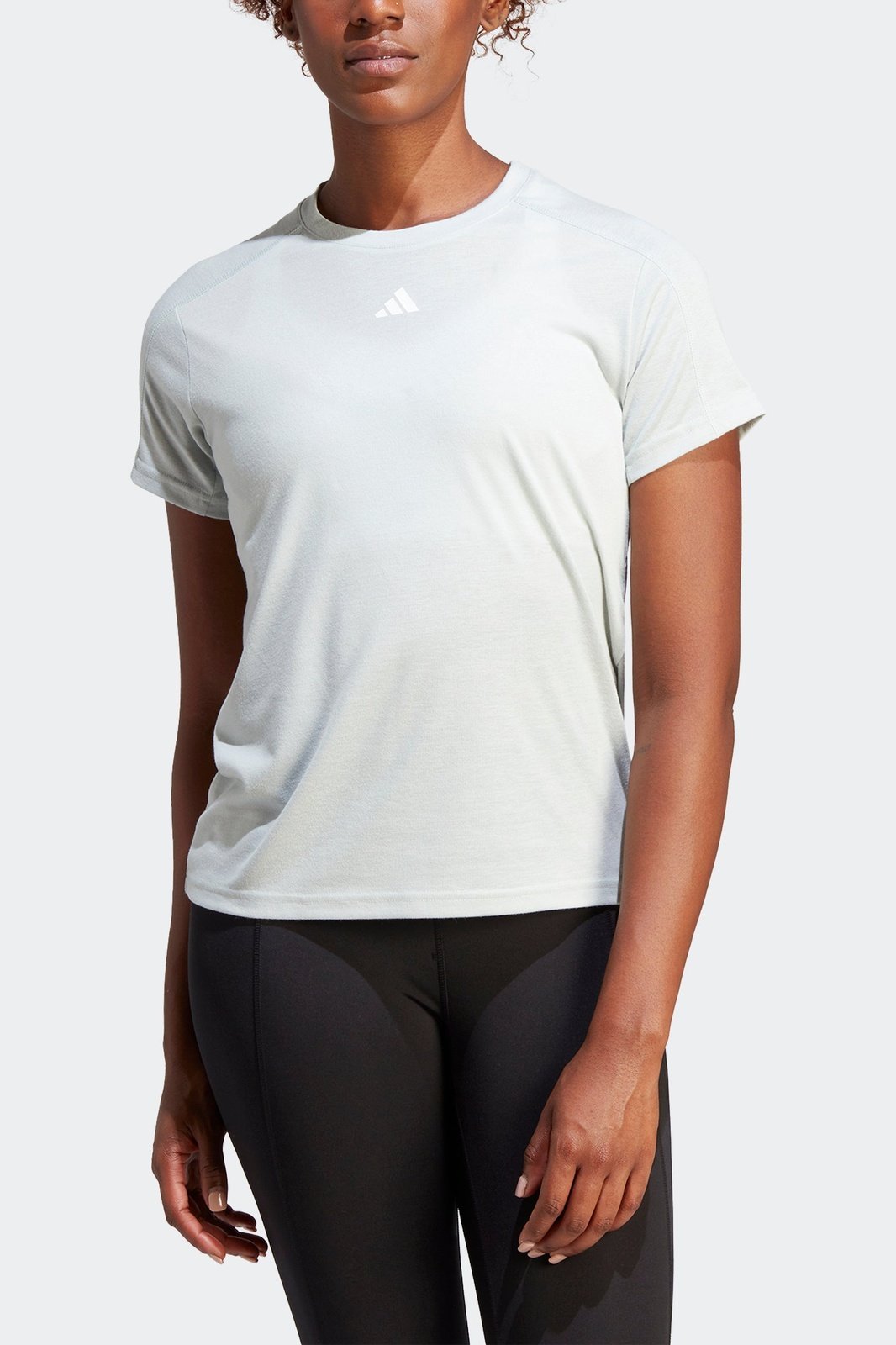 ADIDAS - טישירט לנשים TRAIN ESSENTIALS CREW בצבע לבן - MASHBIR//365