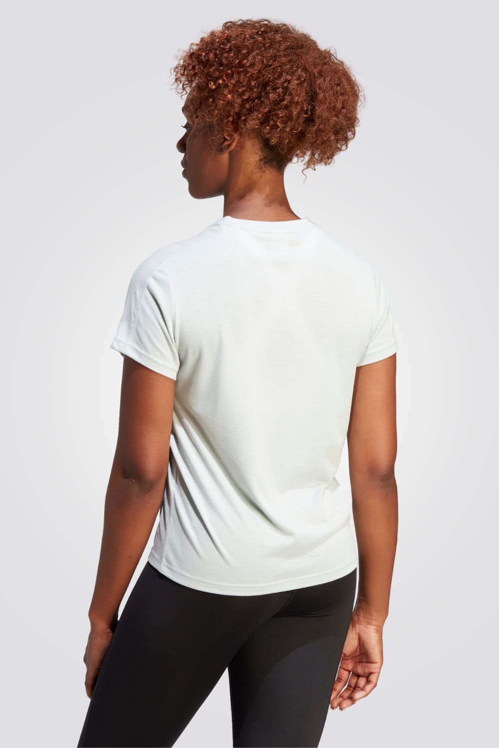 ADIDAS - טישירט לנשים TRAIN ESSENTIALS CREW בצבע לבן - MASHBIR//365