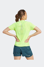 ADIDAS - טישירט לנשים ULTIMATE KNIT בצבע ירוק - MASHBIR//365