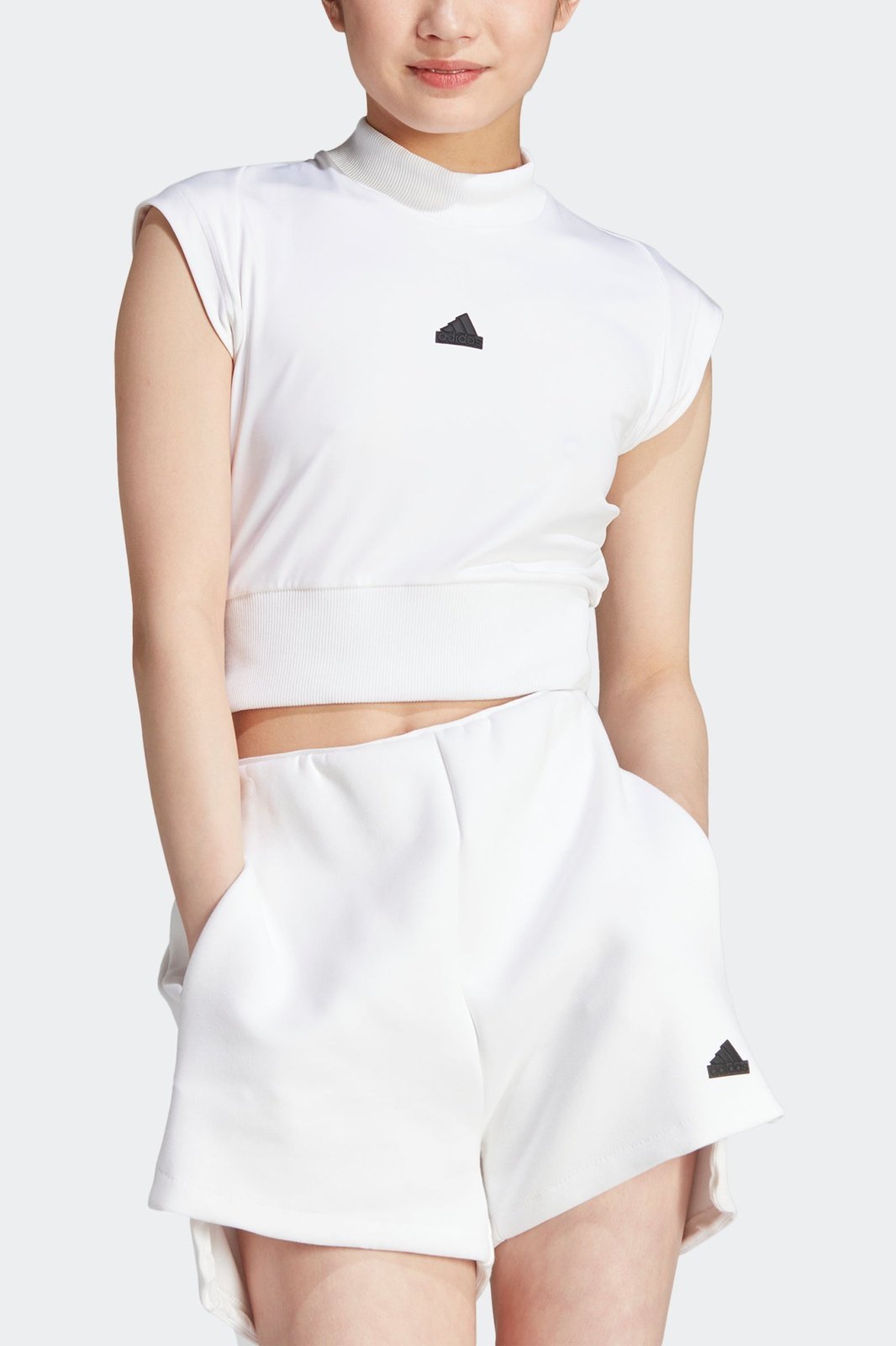 ADIDAS - טישירט לנשים Z.N.E בצבע לבן - MASHBIR//365