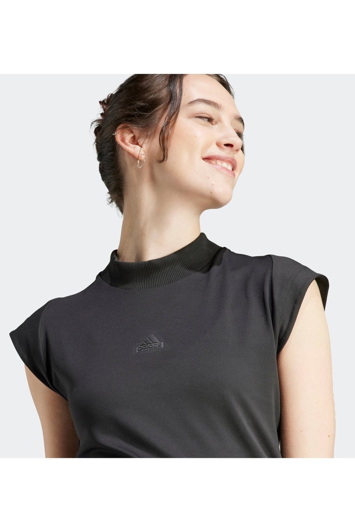 ADIDAS - טישירט לנשים Z.N.E.בצבע שחור - MASHBIR//365