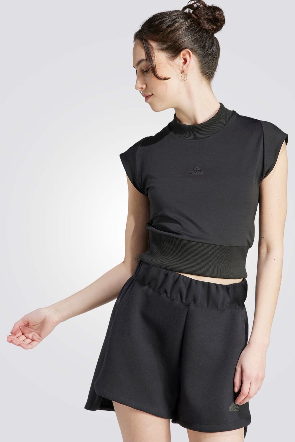 ADIDAS - טישירט לנשים Z.N.E.בצבע שחור - MASHBIR//365