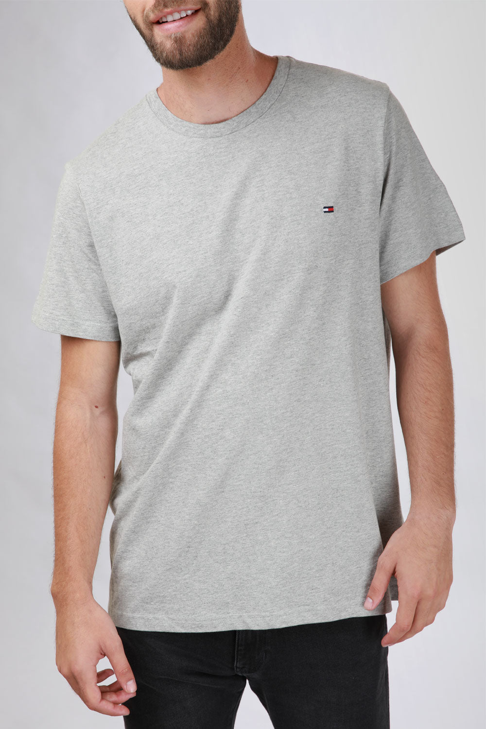 Tommy Hilfiger - טישירט לוגו בצבע אפור - MASHBIR//365