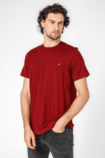 Tommy Hilfiger - טישירט לוגו בצבע בורדו - MASHBIR//365