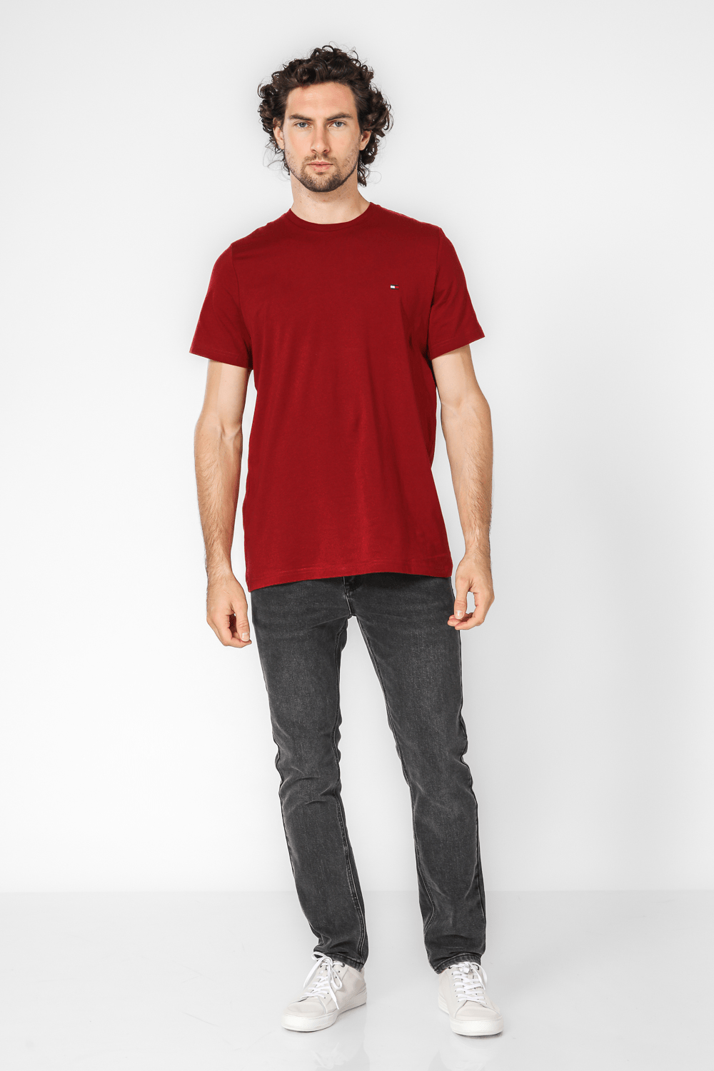 Tommy Hilfiger - טישירט לוגו בצבע בורדו - MASHBIR//365