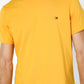 Tommy Hilfiger - טישירט לוגו בצבע צהוב - MASHBIR//365 - 5