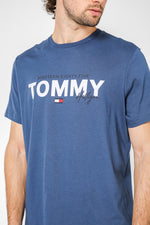 Tommy Hilfiger - טישירט לוגו בצבע כחול - MASHBIR//365