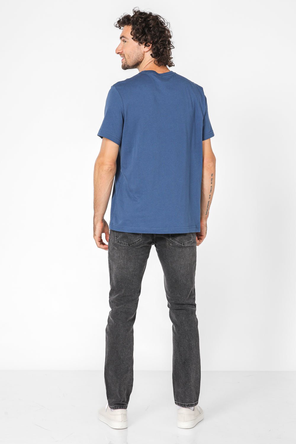 Tommy Hilfiger - טישירט לוגו בצבע כחול - MASHBIR//365