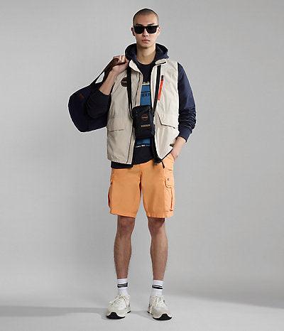 NAPAPIJRI - טישירט עם הדפס לוגו בצבע נייבי - MASHBIR//365