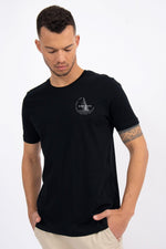 NAUTICA - טישירט עם הדפס שחורה - MASHBIR//365