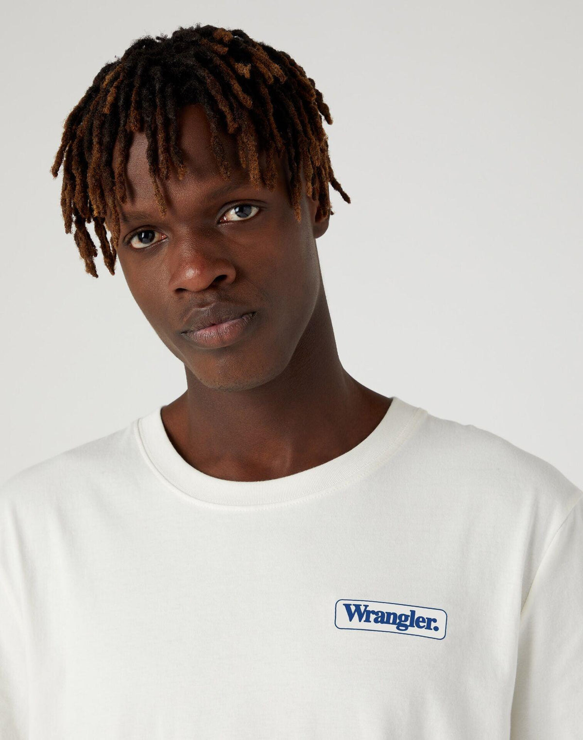 WRANGLER - טישירט עם כיתוב לוגו בצבע לבן - MASHBIR//365