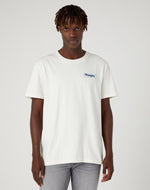 WRANGLER - טישירט עם כיתוב לוגו בצבע לבן - MASHBIR//365