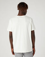 WRANGLER - טישירט עם כיתוב לוגו בצבע לבן - MASHBIR//365