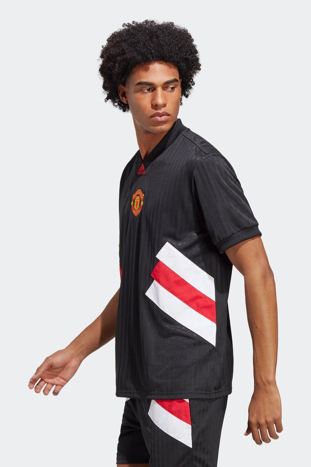 ADIDAS - טישירט MANCHESTER UNITED לגבר בצבע שחור - MASHBIR//365