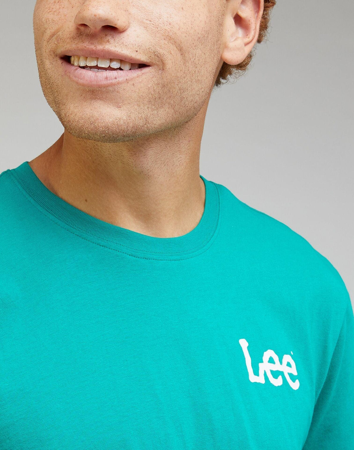 LEE - טישירט MEDIUM WOBBLY בצבע טורקיז - MASHBIR//365