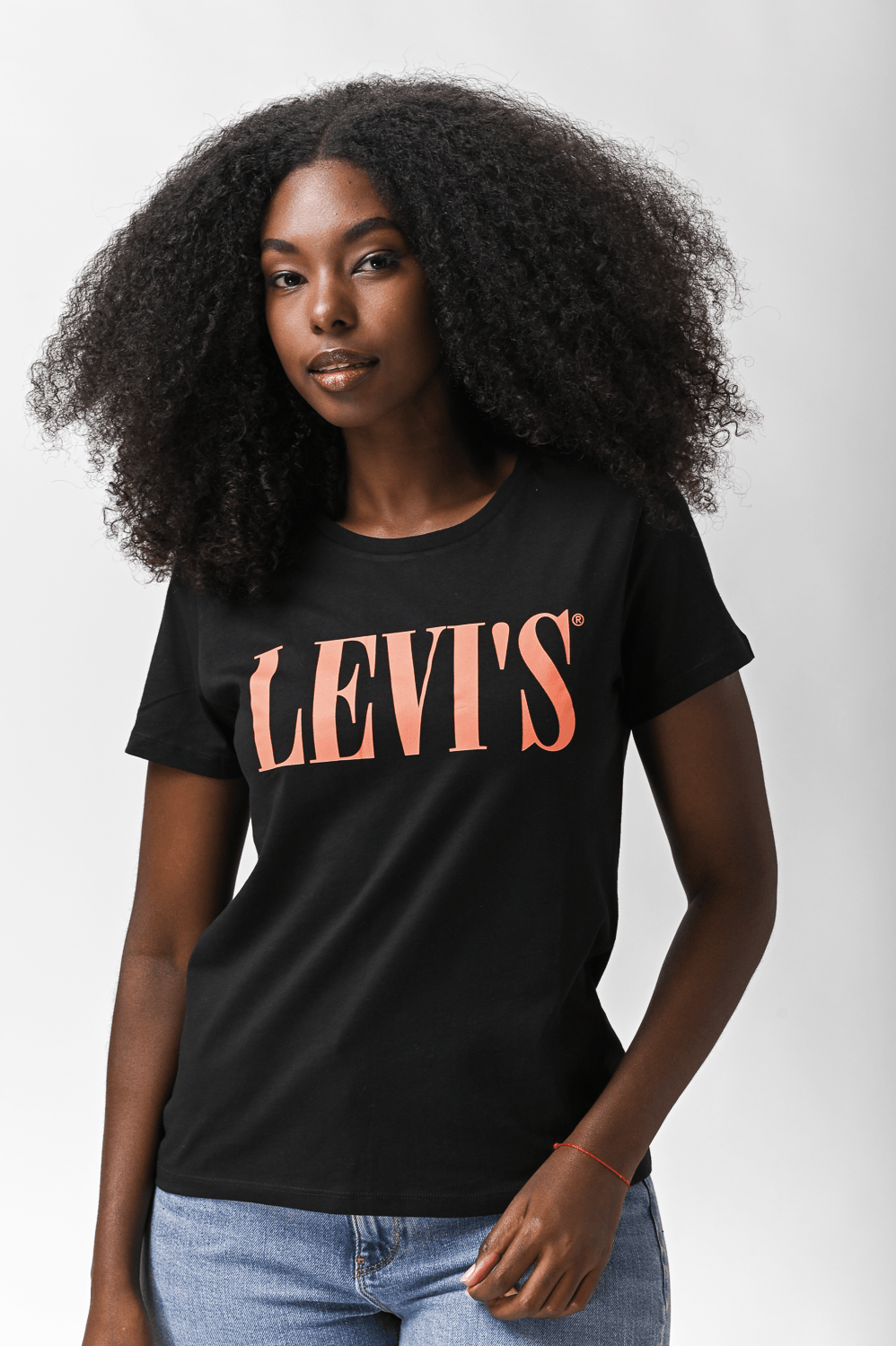 LEVI'S - טישירט NEON SERIF LOGO TEE שחורה - MASHBIR//365