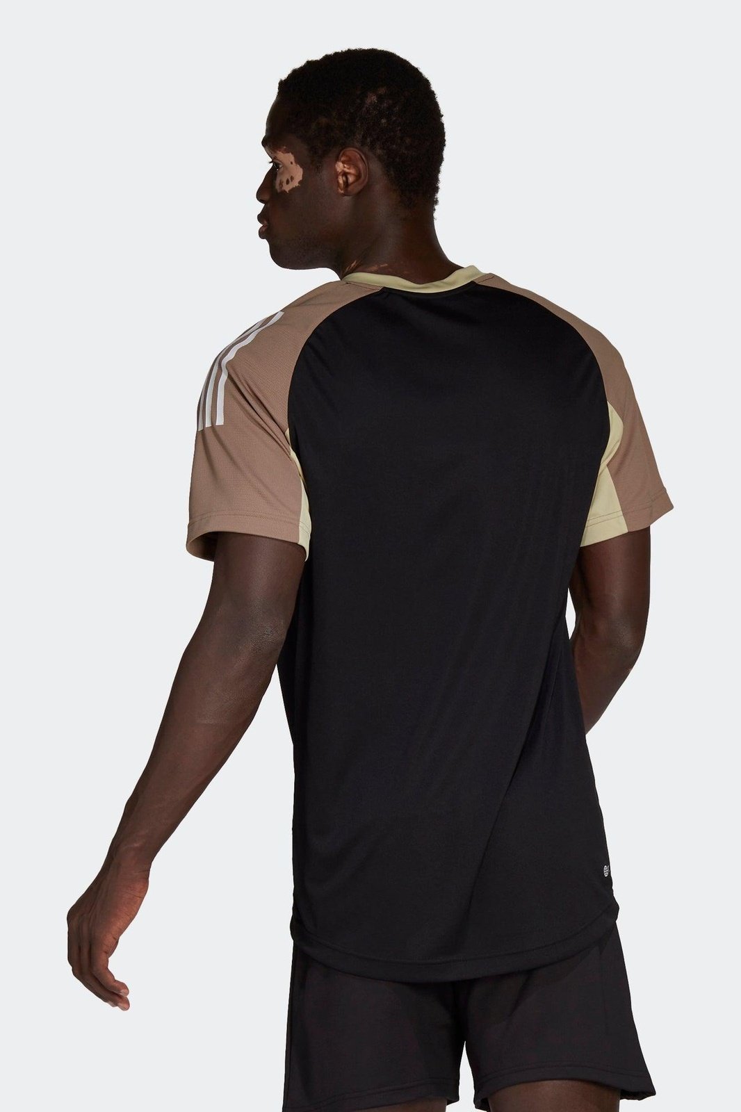 ADIDAS - טישירט RETRO בצבע שחור - MASHBIR//365