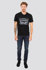 LEVI'S - טישירט שחור הדפס סוסים לבן - MASHBIR//365