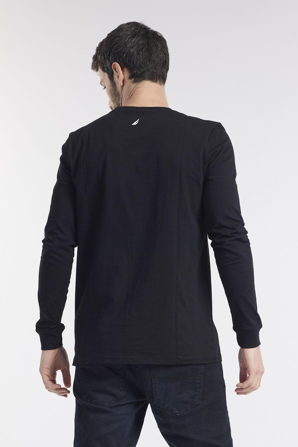 NAUTICA - טישירט שחורה עם פסים גאומטרים בלוגו - MASHBIR//365