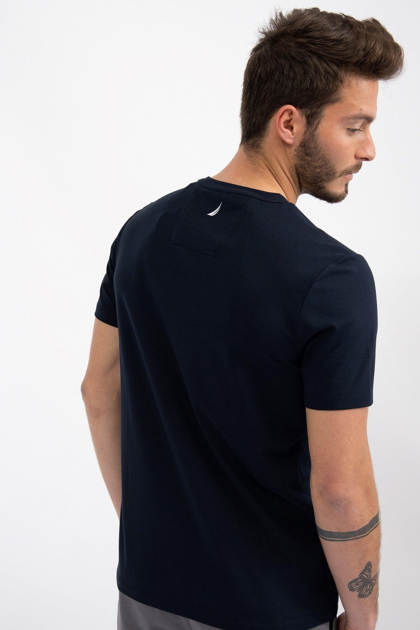 NAUTICA - טישירט שחורה עם הדפס - MASHBIR//365