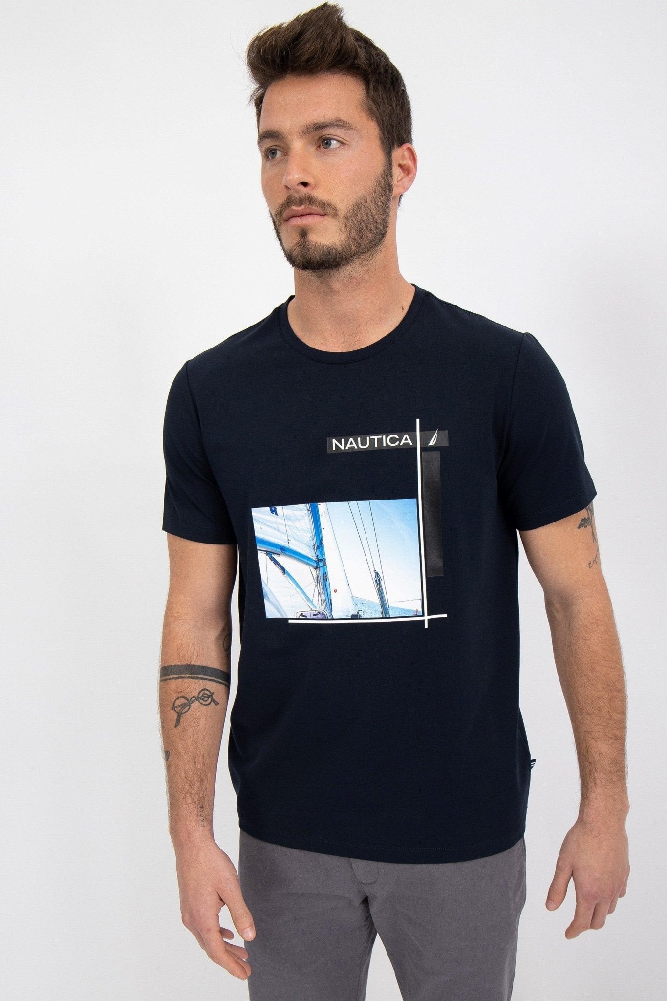 NAUTICA - טישירט שחורה עם הדפס - MASHBIR//365