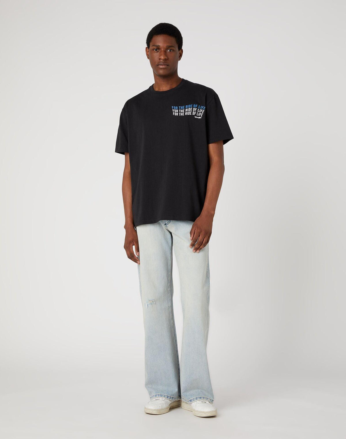 WRANGLER - טישירט שחורה עם הדפס לוגו בחזית - MASHBIR//365