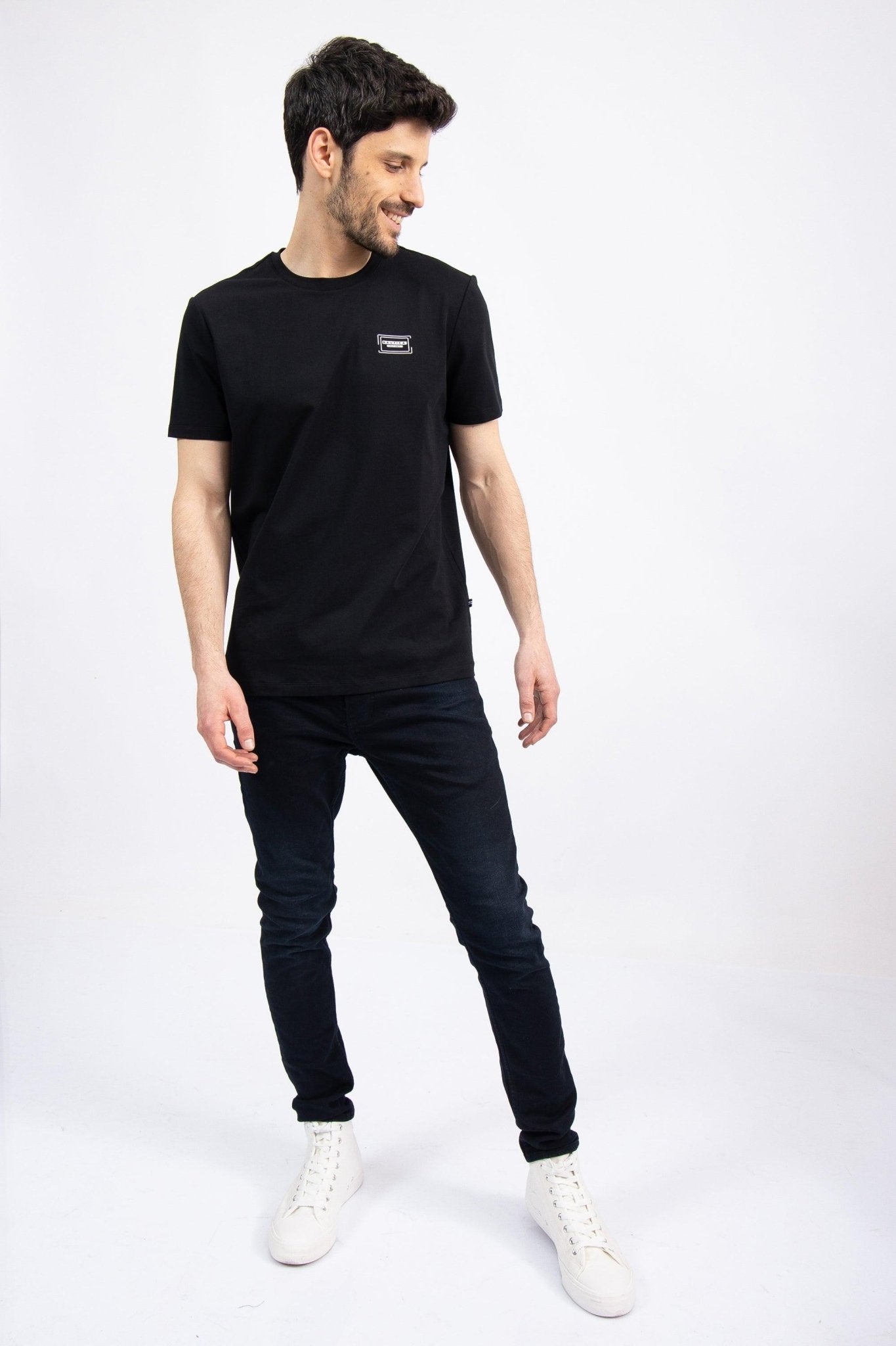 NAUTICA - טישירט שחורה עם לוגו קטן - MASHBIR//365