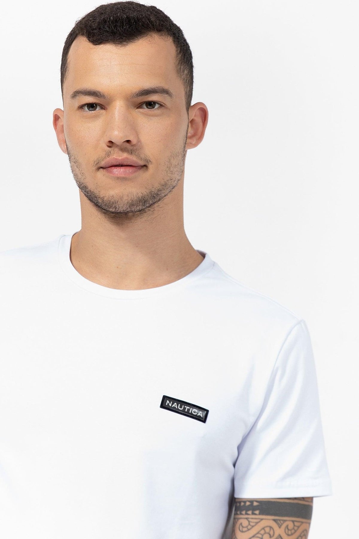 NAUTICA - טישירט סטריפ לוגו בצבע לבן - MASHBIR//365