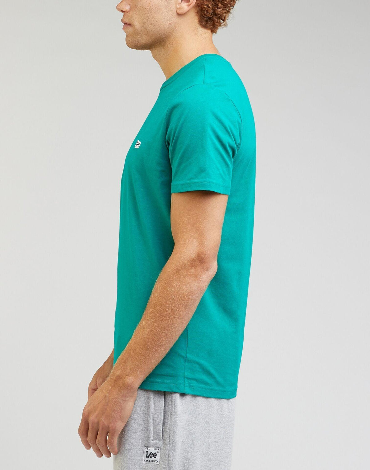 LEE - טישירט SS PATCH LOGO TEE בצבע טורקיז - MASHBIR//365