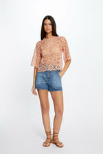 MORGAN - טישירט תחרה בצבע ורוד - MASHBIR//365