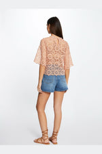 MORGAN - טישירט תחרה בצבע ורוד - MASHBIR//365