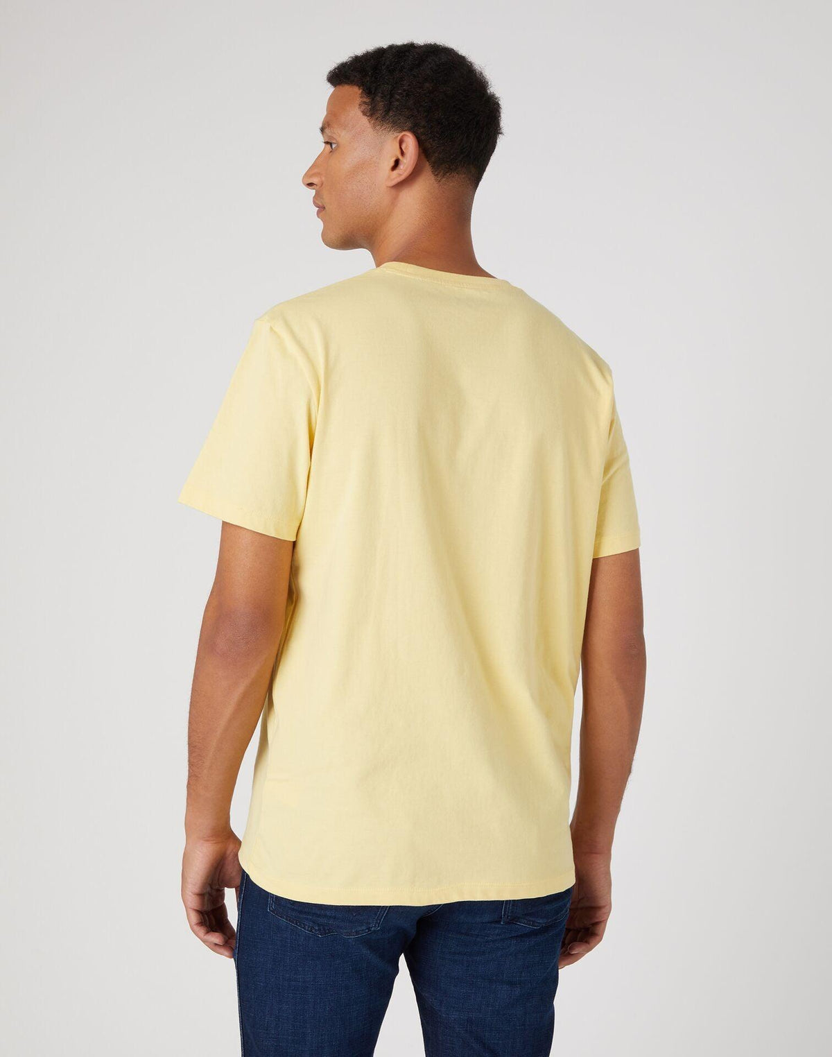 WRANGLER - טישירט VARSITY TEE בצבע צהוב - MASHBIR//365